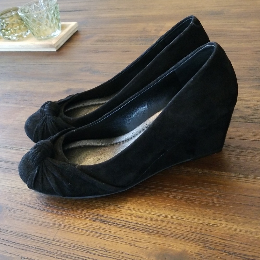 UNWORN BCBG Wedge Shoes!
